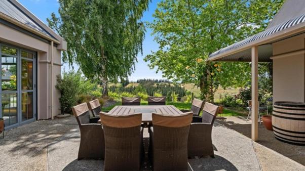 Hawkdun Rise Vineyard & Accommodation อเล็กซานดรา ภายนอก รูปภาพ